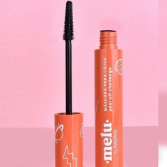 Mascara de Cilis Melu Ruby Rose na internet