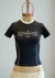 Baby Tee Vivos y Cuello Combinado con STRASS CRUZ - LYKKE