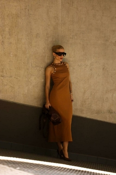 Vestido Canelado Premium com Tachas na internet