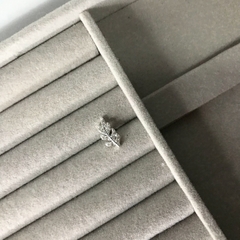 Piercing Minimalista Cravejado Prata 925 na internet