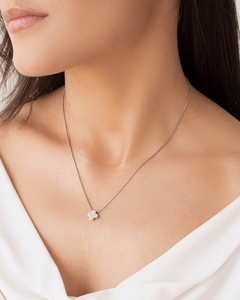Choker Veneziana Trevo Liso Prateada na internet