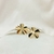 Brinco Flor Lisa Pequena Banhado a Ouro 18k