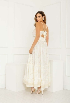 Vestido Longo Boho Chic – Elegância e Sofisticação com Aplicações Douradas! ✨ na internet