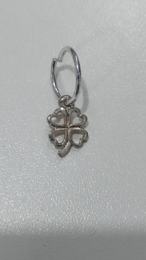 pinjentes (trevo de 4 folhas)