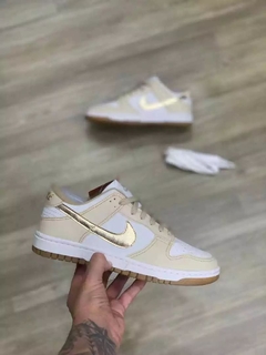 NIKE SB DUNK LOW ''GOLD SWOOSH'' - comprar online