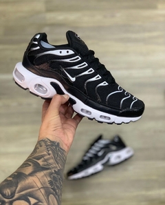 NIKE AIR MAX TN PLUS 1 - PRETO DETALHE BRANCO - comprar online