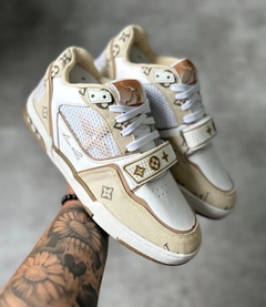 Louis Vuitton bege c branco - Jc imports