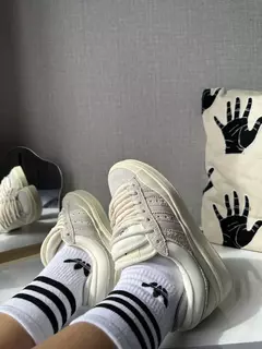 Imagem do ADIDAS CAMPUS BAD BUNNY BEGE