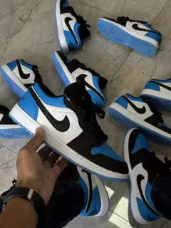 NIKE AIR JORDAN AZUL