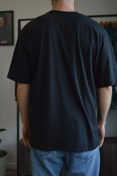 REMERA OVERSIZE FABRIC NEGRA - comprar online