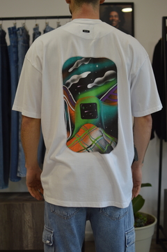 REMERA OVERSIZE VOYAGE BLANCA - comprar online