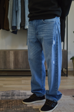 JEAN MOM CON ROTURAS - comprar online