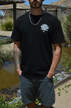 REMERA MAGIC NEGRA