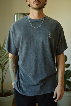 REMERA OVERSIZE MALAKAI WASHED