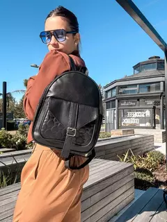 MOCHILA BERLIN (NEGRA) en internet