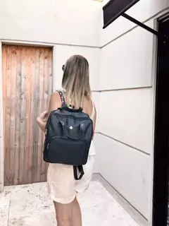 MOCHILA PARIS (NEGRA-CON TACHAS)