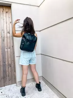 MOCHILA ROMA (NEGRA-SIN TACHAS) en internet