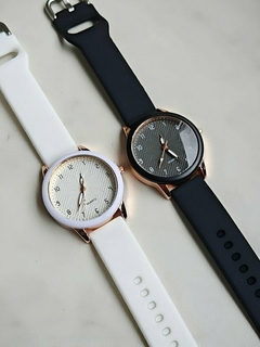 RELOJ F600 (blanco - negro)