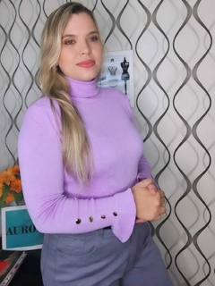 BLUSA CACHARREL DE TRICOT COM BOTÕES NA MANGA - comprar online