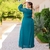 -Vestido verde escuro com mangas, fenda e decote -(Moda plus size) na internet