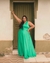 -Vestido verde de cetim- longo, decote em V e detalhe atrás-(Moda plus size)