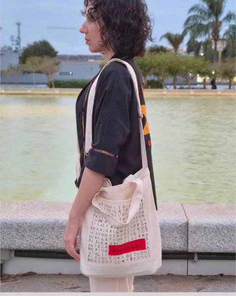 Bolsa transversal caça-palavras Borogodó