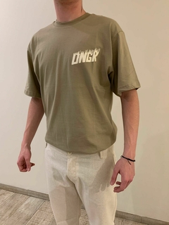 Remera Over ONGR en internet