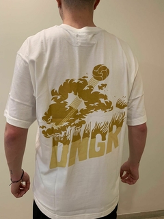 Remera Over ONGR en internet