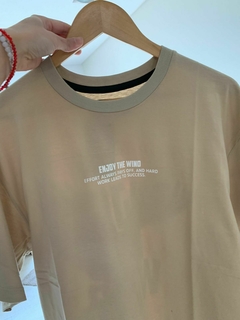 Remera Over ENJOY
