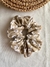 Scrunchie flores beige