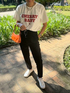 Camiseta feminina Cherry Baby - Off White - comprar online