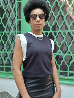 Muscle Tee REBECA (T-shirt) lisa manga curta 100% algodão - Bicolor (preta com off white) - Aminna Shop