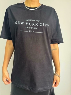 Camiseta Max feminina manga curta 100% algodão - New York City - preta - Aminna Shop