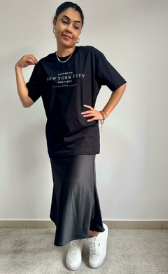 Camiseta Max feminina manga curta 100% algodão - New York City - preta - comprar online