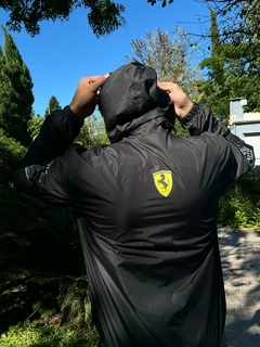 Campera rompeviento ferrari - comprar online