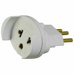 Adaptador de Tomada 2 Polos Chato +Terra 10A CAIXA/10 - A7 utilidades