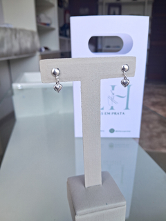 Brincos pendurado coração liso - comprar online
