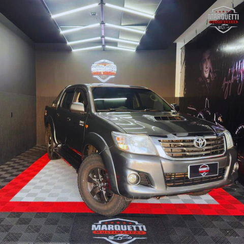 Toyota Hilux SR 2015