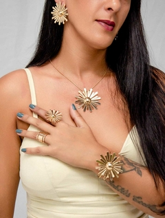 Conjunto Colar e Brincos Flor Pétalas G na internet