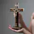 Crucifixo Madeira Frisada 26cm Mesa c/ Medalha São Bento Acrílico Mesclado