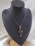 Colar folheado crucifixo cravejados navetes na internet