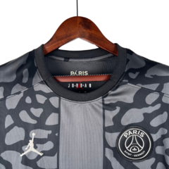 Camisa Paris Saint-Germain III 23/24 - Torcedor Nike Masculina - Preta com detalhes em cinza - comprar online