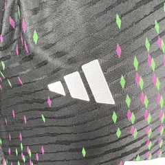 Camisa Bayern II 23/24 - Jogador Adidas Masculina - Preta com detalhes em roxo e verde - Suprema Esportes | Camisas de Time