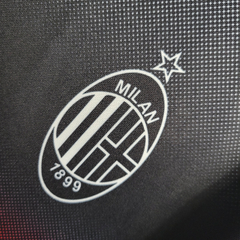 Camisa Retrô AC Milan Treino 1995/1996 - Masculina Lotto - Vermelha e preta - loja online