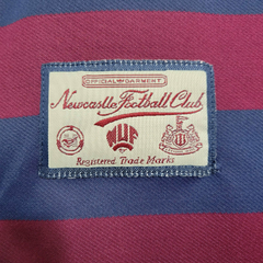 Camisa Retrô Newcastle 1995/1996 manga longa - Adidas Masculina - Vinho com listras em azul e detalhes em branco - comprar online