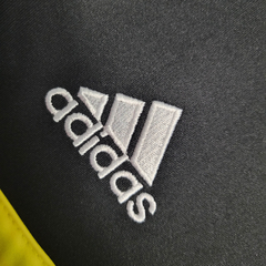 Camisa Retrô Real Madrid Goleiro 11/12 - Masculina Adidas - Preta com detalhes em amarelo - Suprema Esportes | Camisas de Time