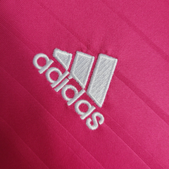 Camisa Retrô Real Madrid II 14/15 manga longa - Masculina Adidas - Rosa com detalhes em branco - Suprema Esportes | Camisas de Time