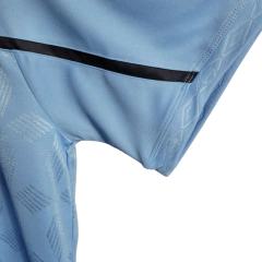 Camisa Retrô Grêmio Edição Especial 20/21 - Masculina Umbro - Azul com detalhes em dourado e branco na internet