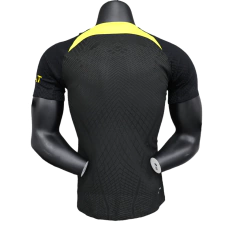 Camisa Paris Saint-Germain Treino 23/24 - Jogador Jordan Masculina - Preta com detalhes em amarelo - comprar online
