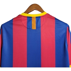 Camisa Retrô Barcelona I 10/11 - Masculina Nike - Azul e vermelha com detalhes em amarelo - comprar online